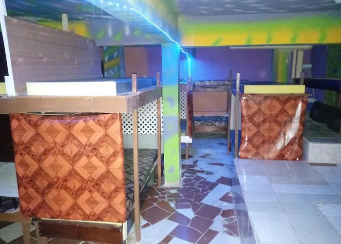 Hostal Vh *
